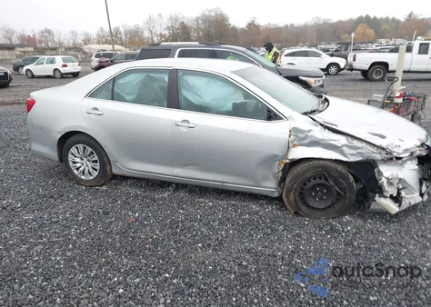 2012 Toyota Camry Se/Le/Xle z USA, uszkodzony, nr VIN 4T1BF1FK6CU620222